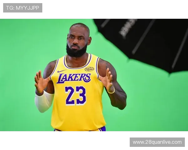 湖人新赛季阵容调整引关注詹姆斯状态与新秀磨合成焦点