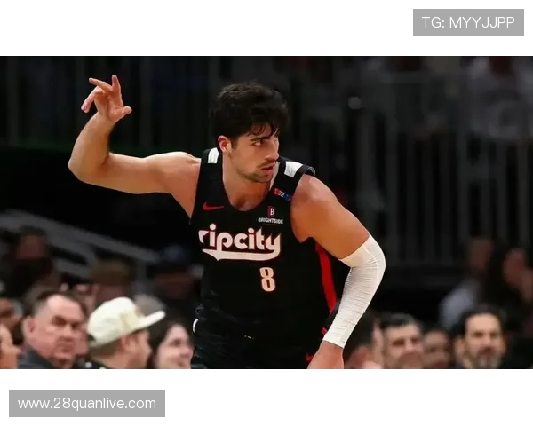 NBA开拓者比分引热议末节逆转悬念拉满球迷彻夜关注战况走势